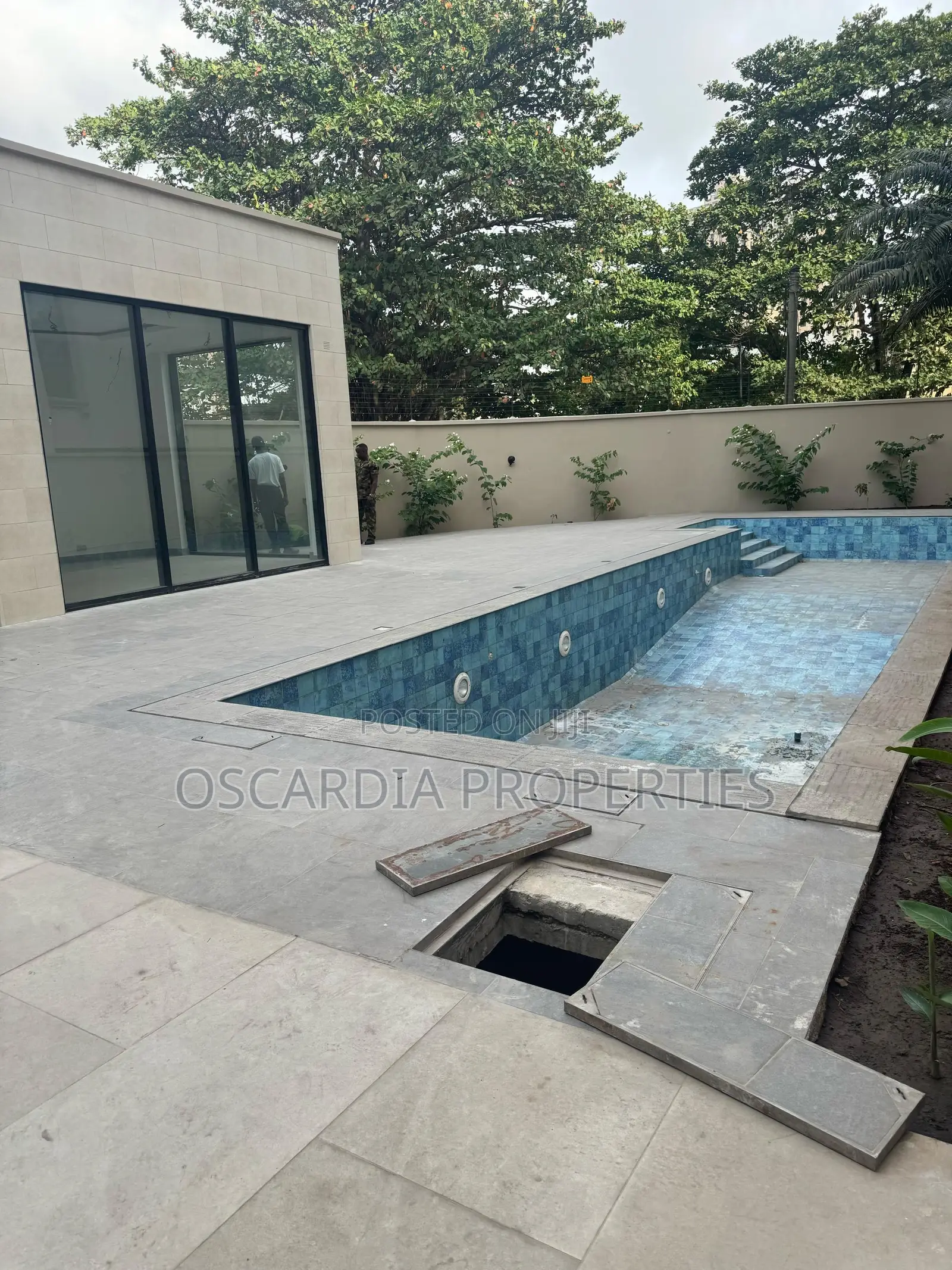 5bdrm Duplex in Banana Island for sale in Banana Island