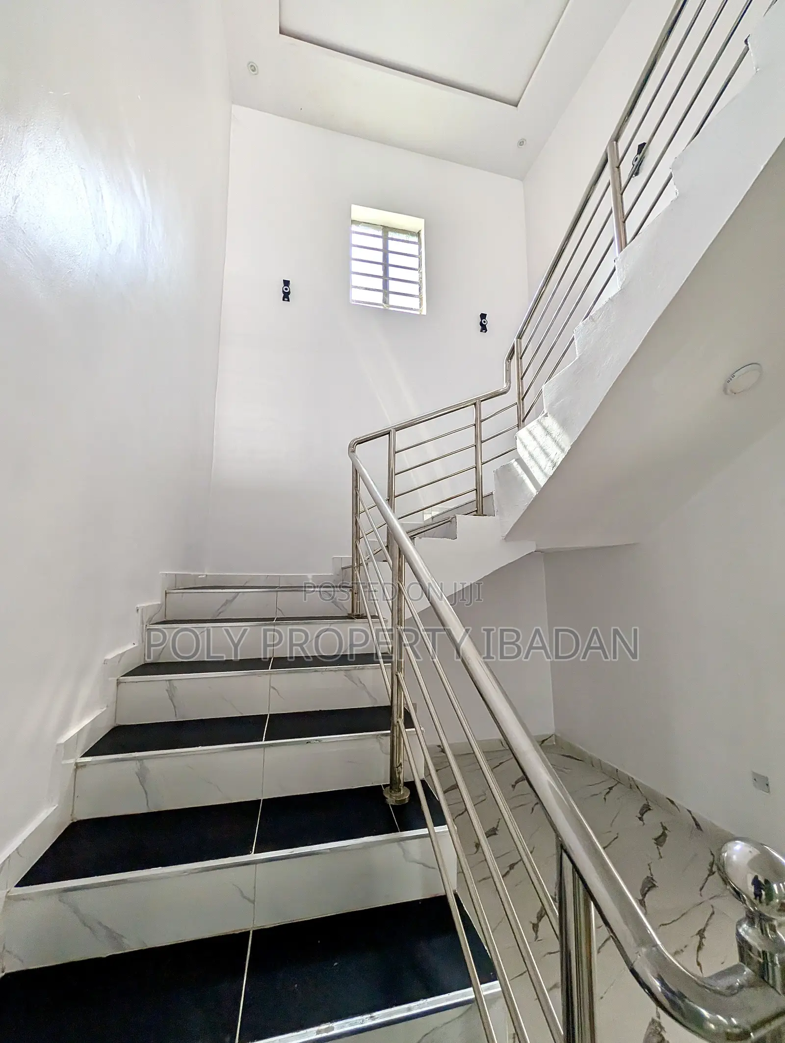 4bdrm Duplex in Chief Lateef Oyelade, Ibadan for sale in Ibadan