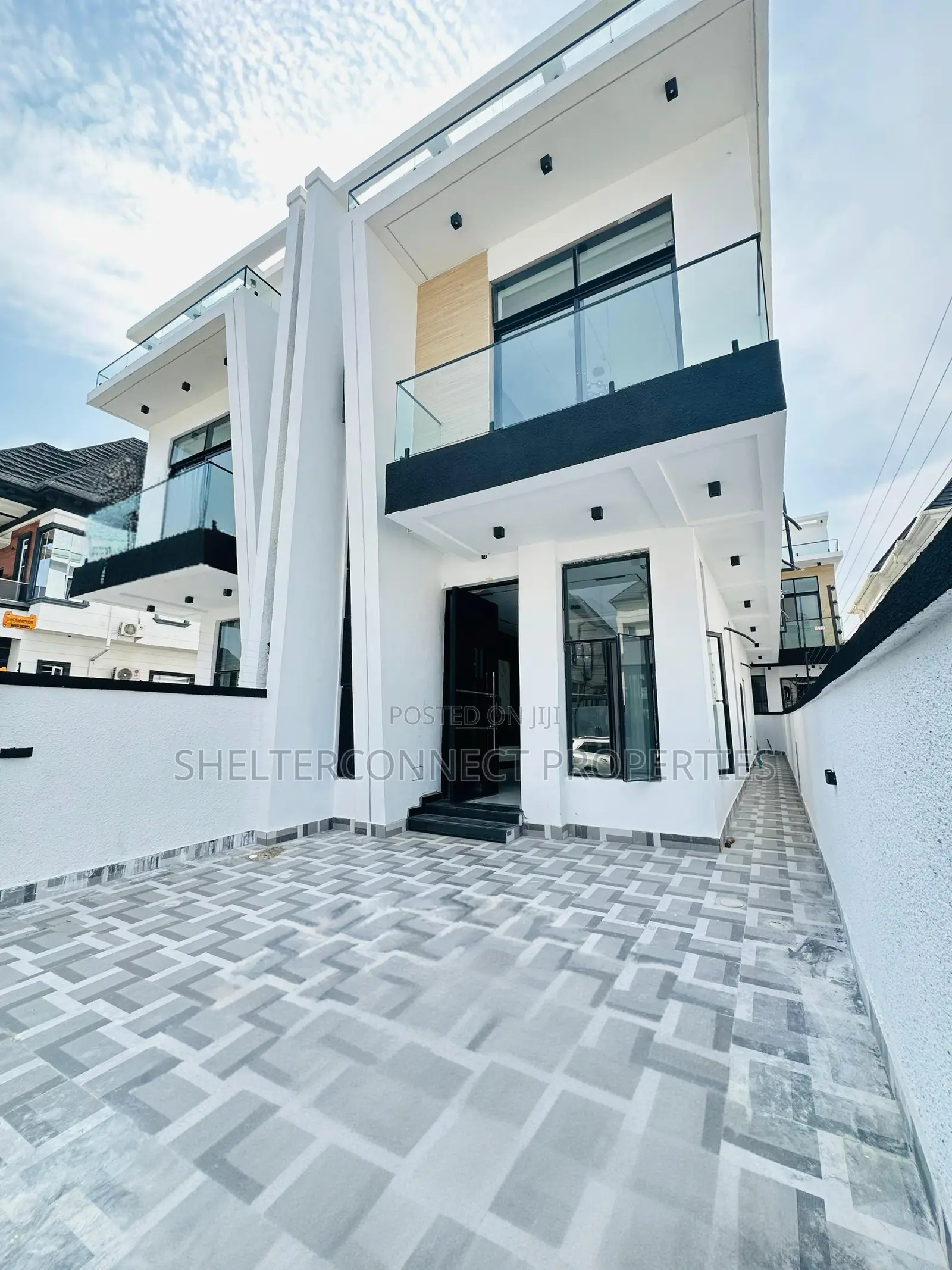 4bdrm Duplex in Lekki for sale in Lekki