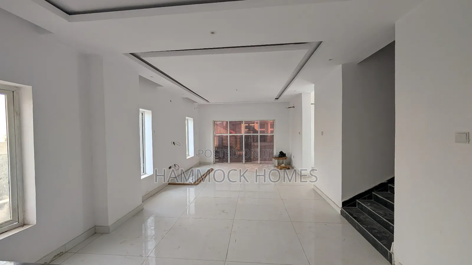 5bdrm Penthouse in Kolapo Ishola Gra, Akobo for sale in Akobo
