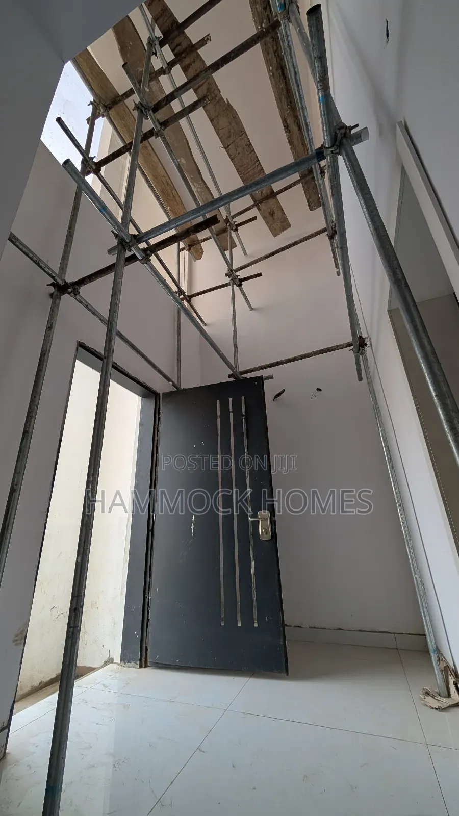 5bdrm Penthouse in Kolapo Ishola Gra, Akobo for sale in Akobo