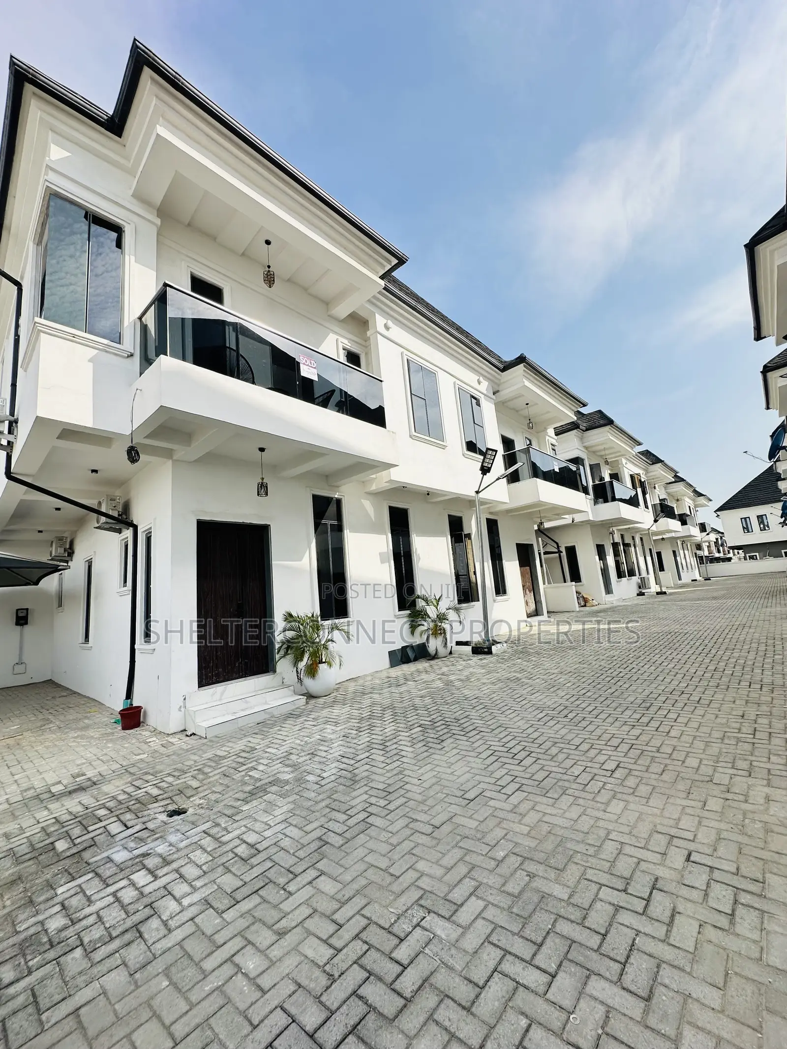 4bdrm Duplex in Lekki for sale in Lekki