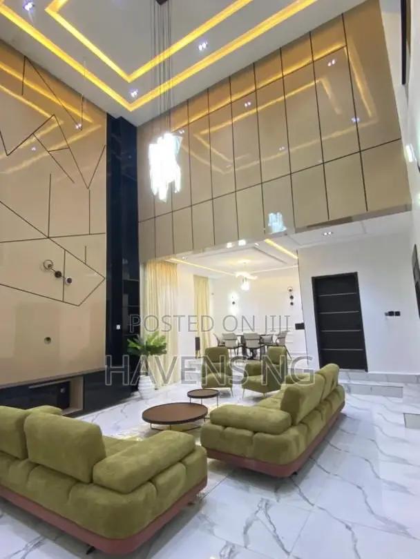 5bdrm Duplex in Woji for sale in Woji