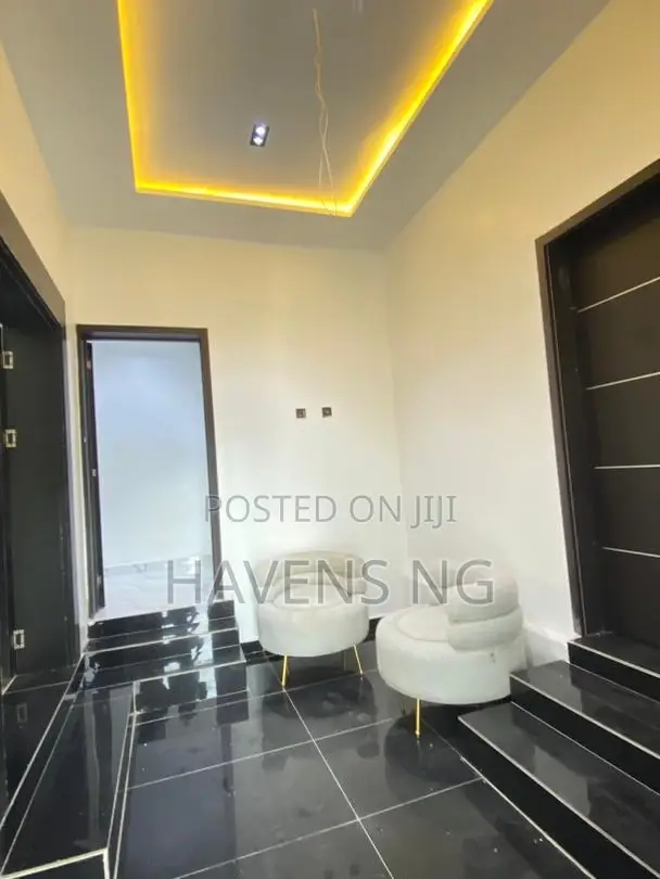 5bdrm Duplex in Woji for sale in Woji