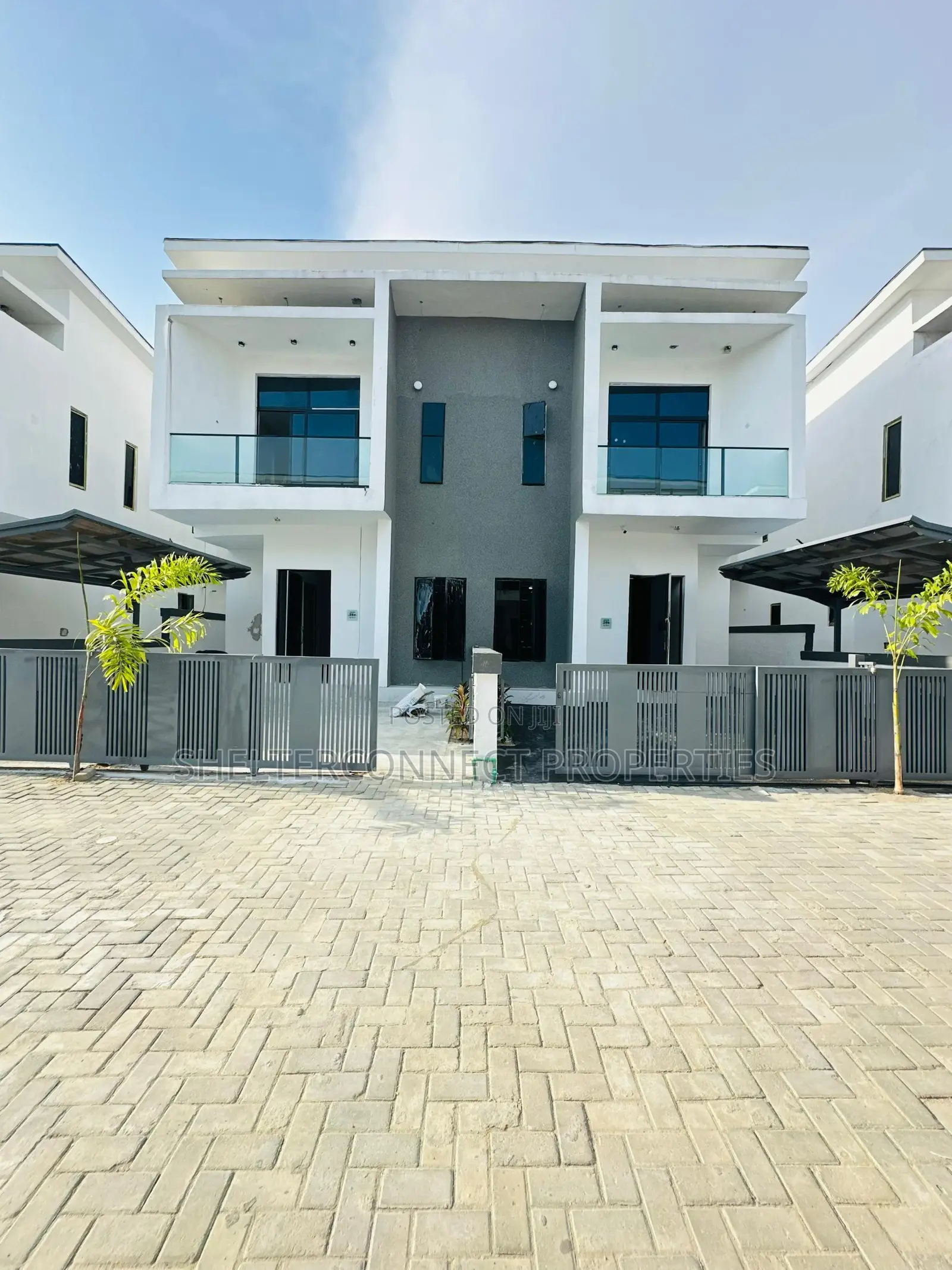 4bdrm Duplex in Lekki for sale in Lekki