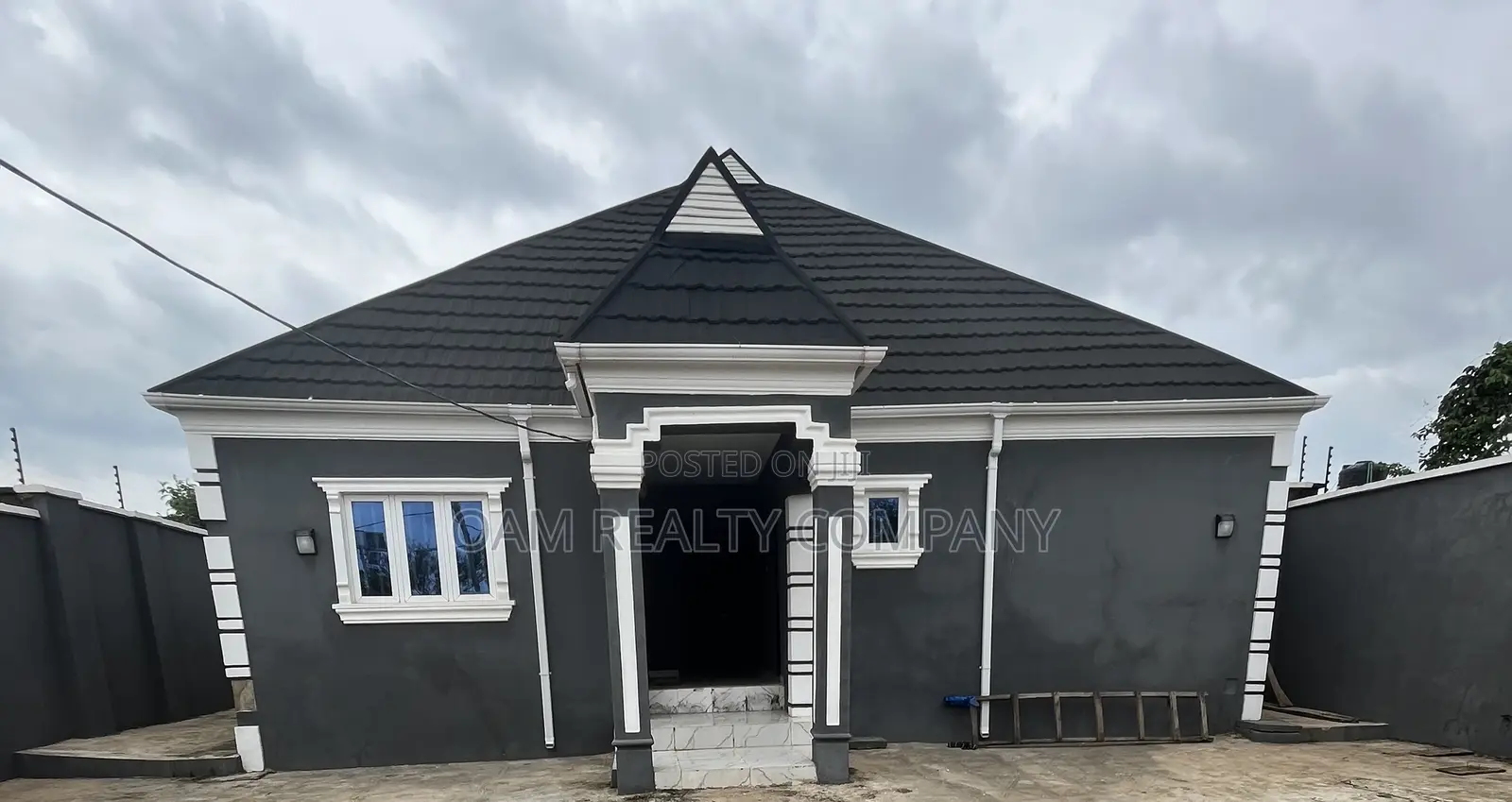 Furnished 4bdrm Bungalow in Apata for sale in Apata