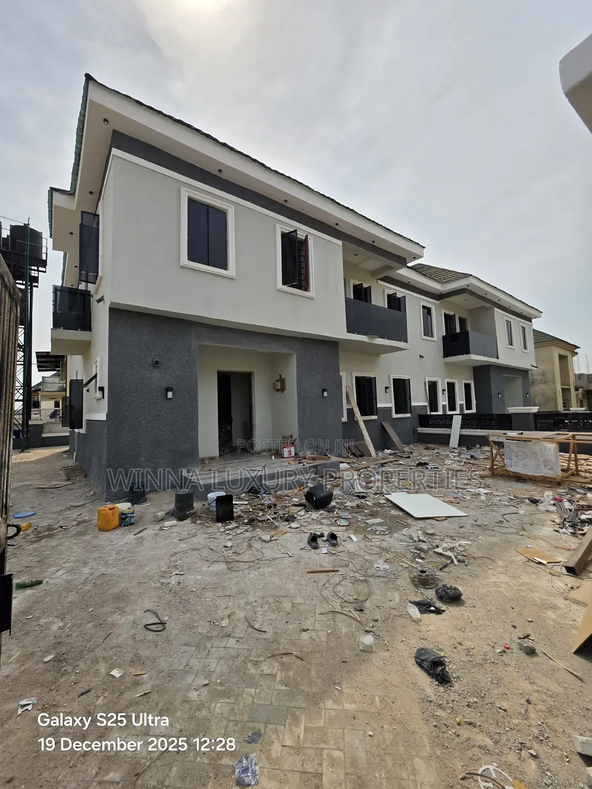 4bdrm Duplex in River Park Estate, for sale in Lugbe District