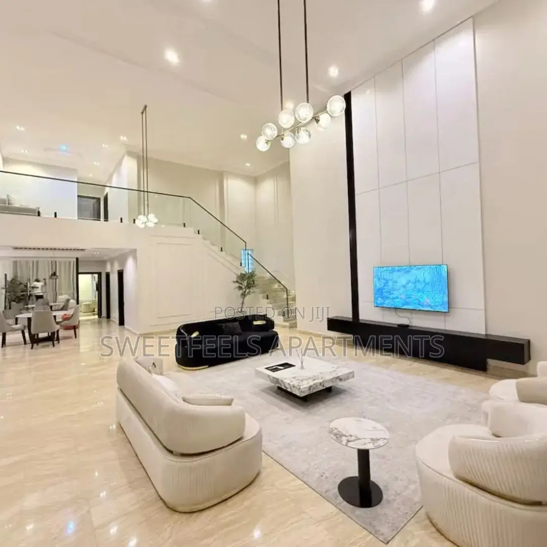 Luxury 4-Bedroom Penthouse in Parkview Estate