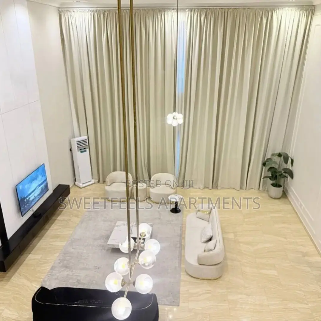 Luxury 4-Bedroom Penthouse in Parkview Estate