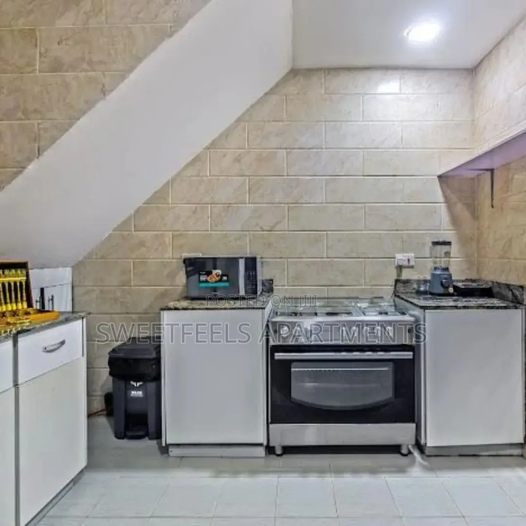 Luxury 4-Bedroom Penthouse in Parkview Estate