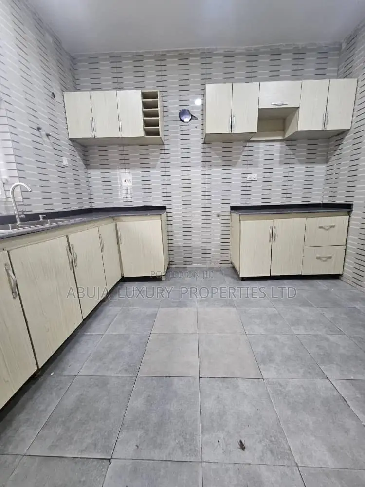 3bdrm Bungalow in Efab Queens Estate, Gwarinpa for sale in Gwarinpa