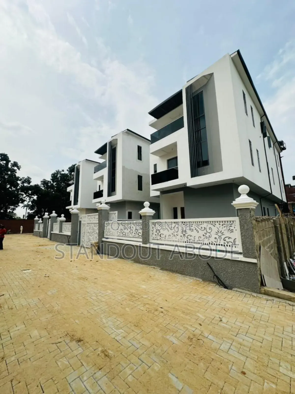 5bdrm Duplex in In An Estate, Ikeja GRA for sale in Ikeja GRA