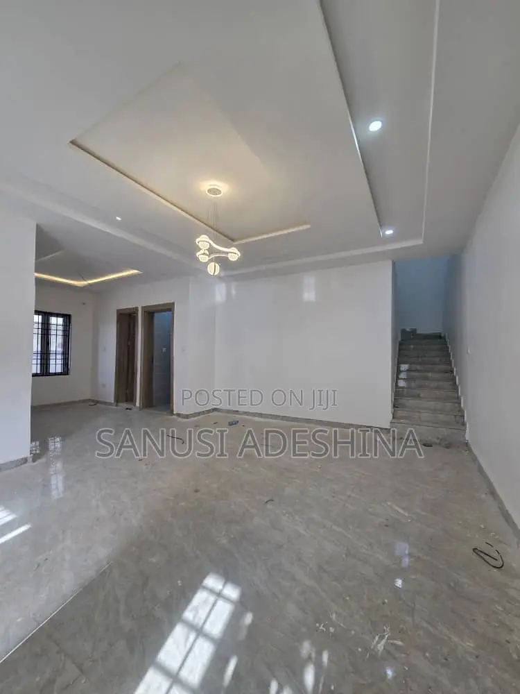 Mini Flat in Guzape Main,Fct for sale in Guzape District