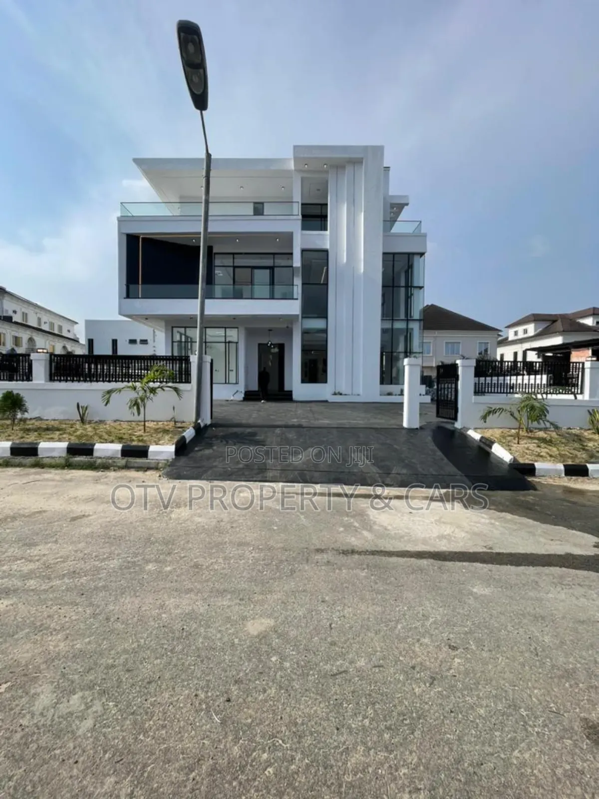Furnished 5bdrm Duplex in VGC / Ajah for sale in VGC / Ajah