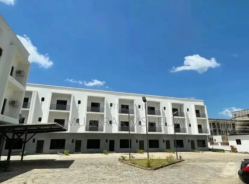 4bdrm Duplex in Jahi for sale in Jahi