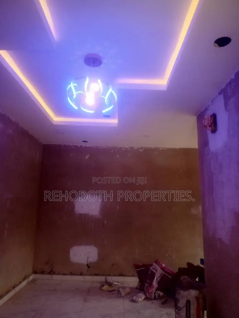 2bdrm Apartment in Adeoje, Akala Express for rent in Akala Express