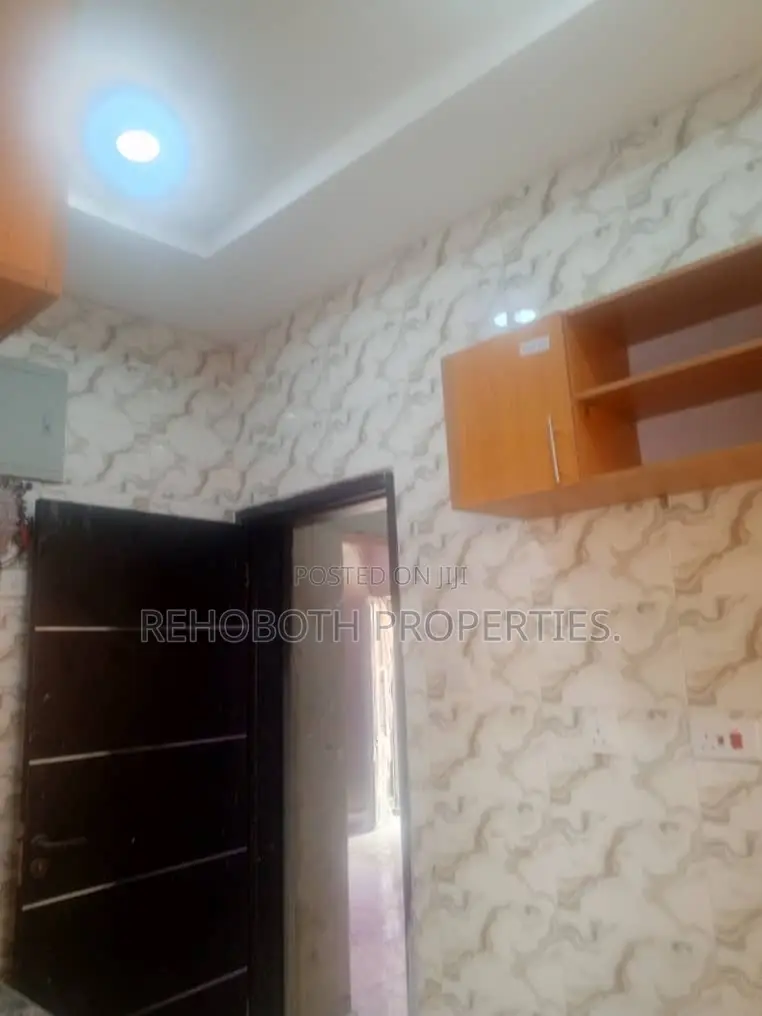 2bdrm Apartment in Adeoje, Akala Express for rent in Akala Express