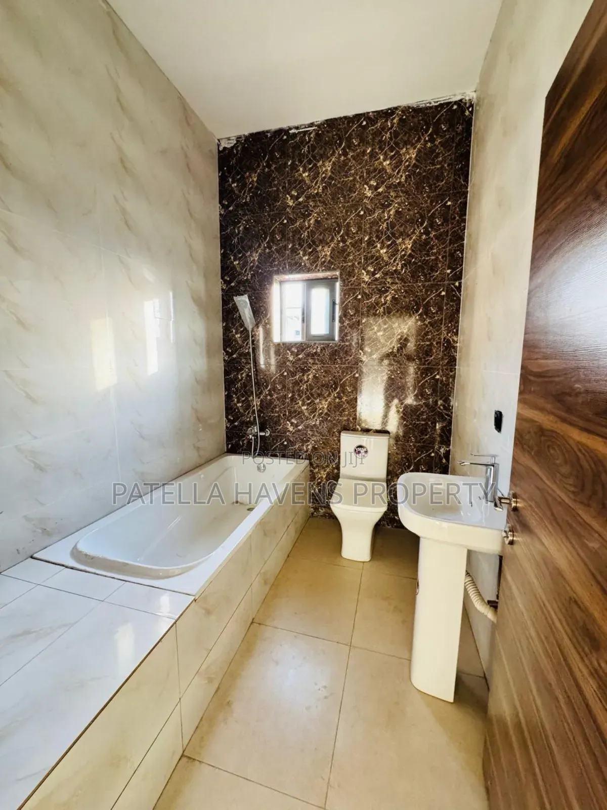 5bdrm Duplex in Mabushi for sale in Mabushi