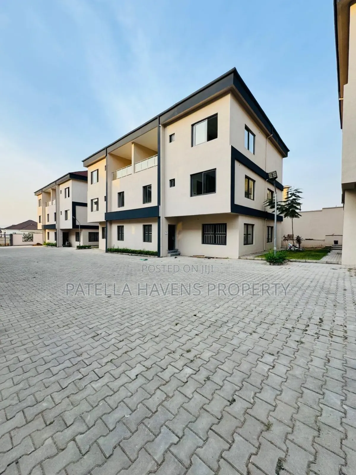 5bdrm Duplex in Mabushi for sale in Mabushi