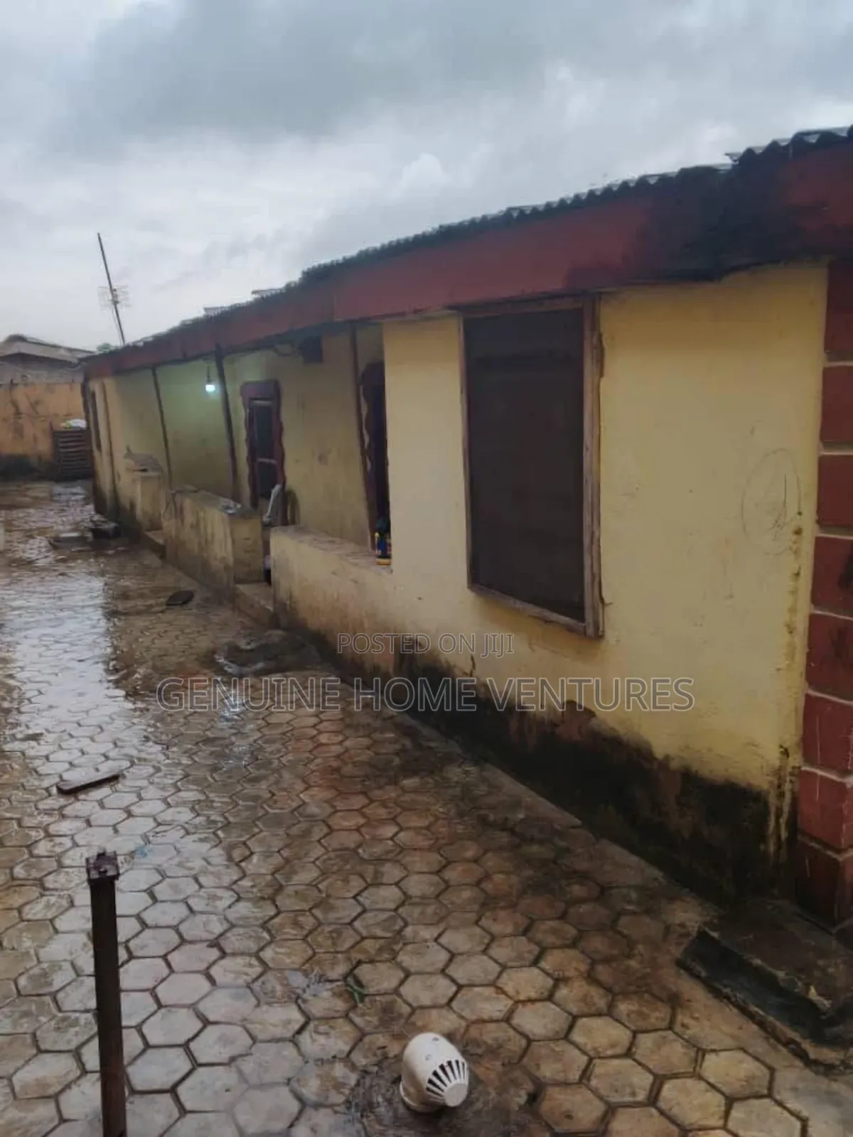 8bdrm Bungalow in Iyana Ipaja for sale in Iyana Ipaja