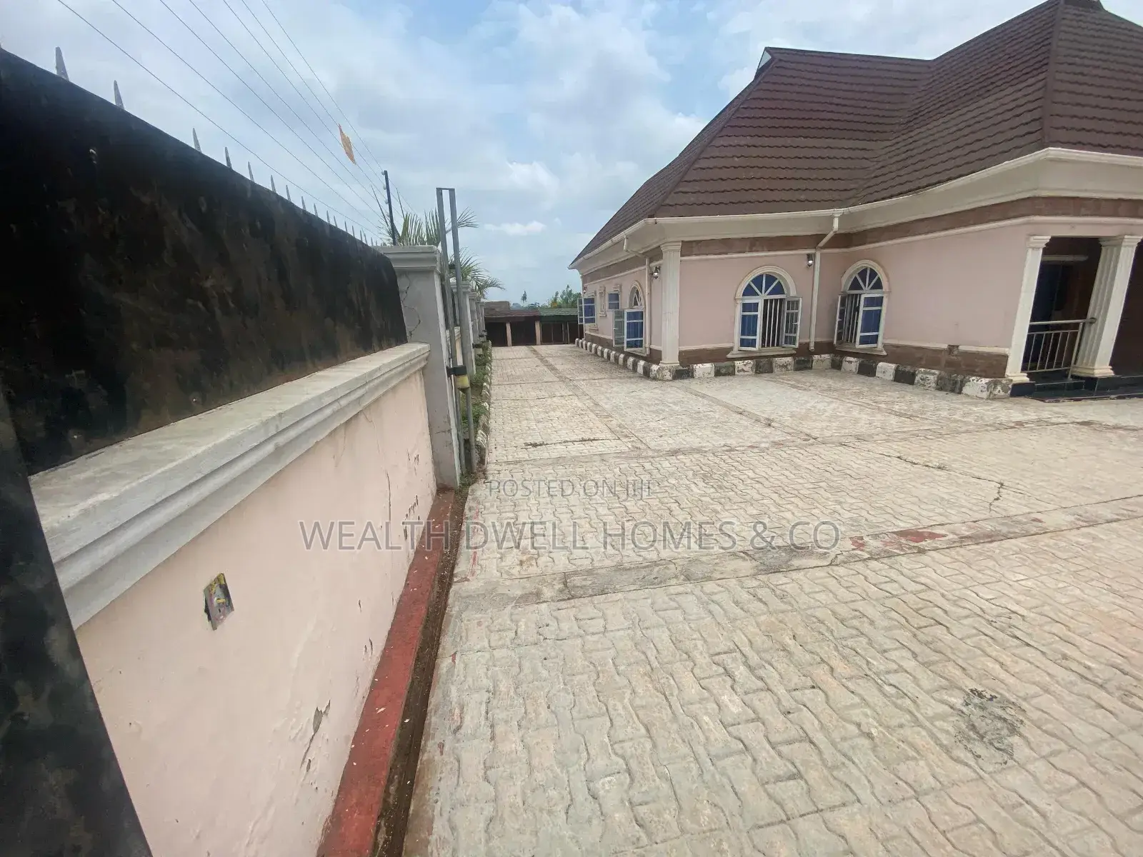 3bdrm Bungalow in Akure for sale in Akure