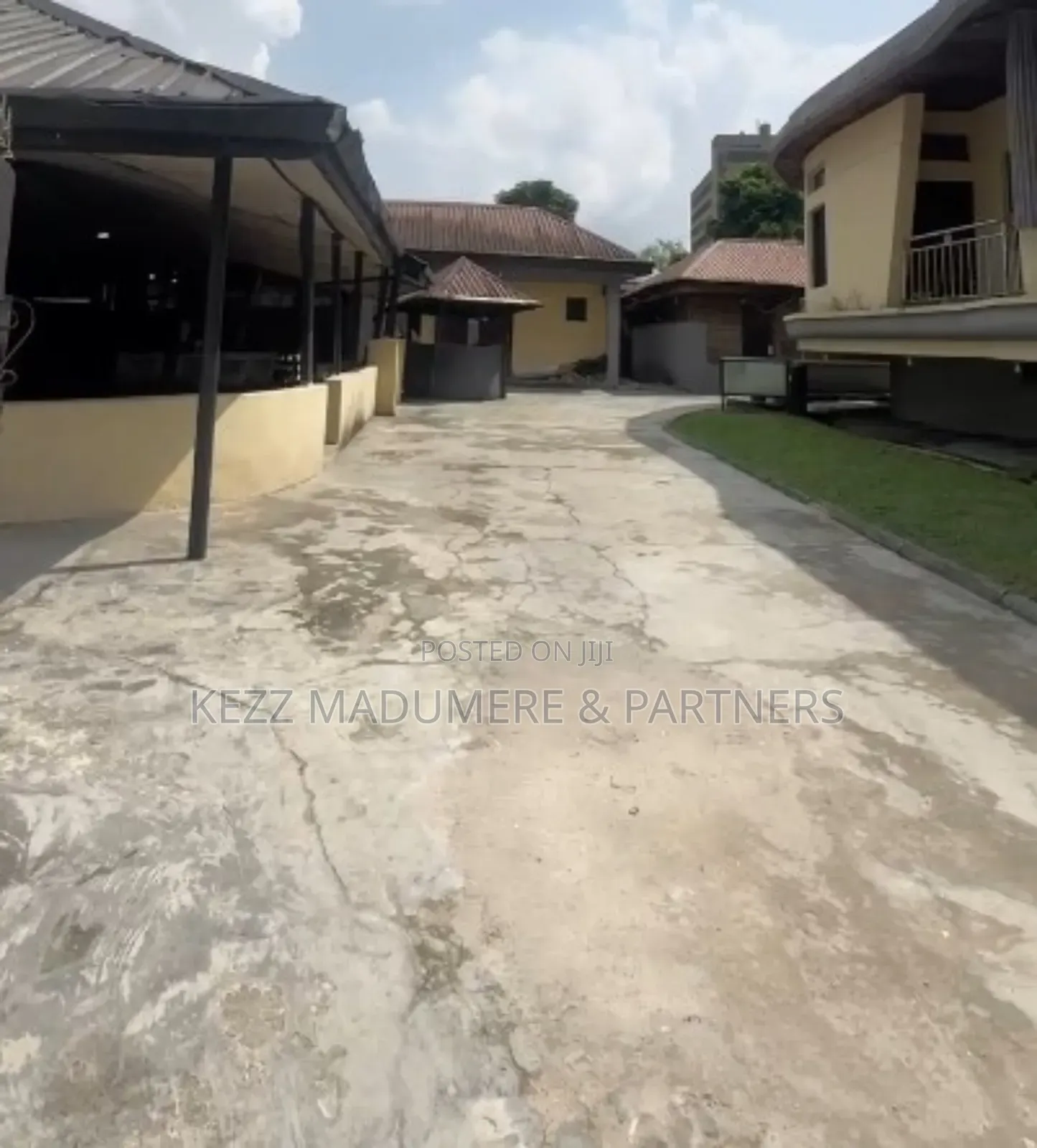 For Sale : 30 Rooms Hotel at New Gra Phase 1, Ph in Port-Harcourt
