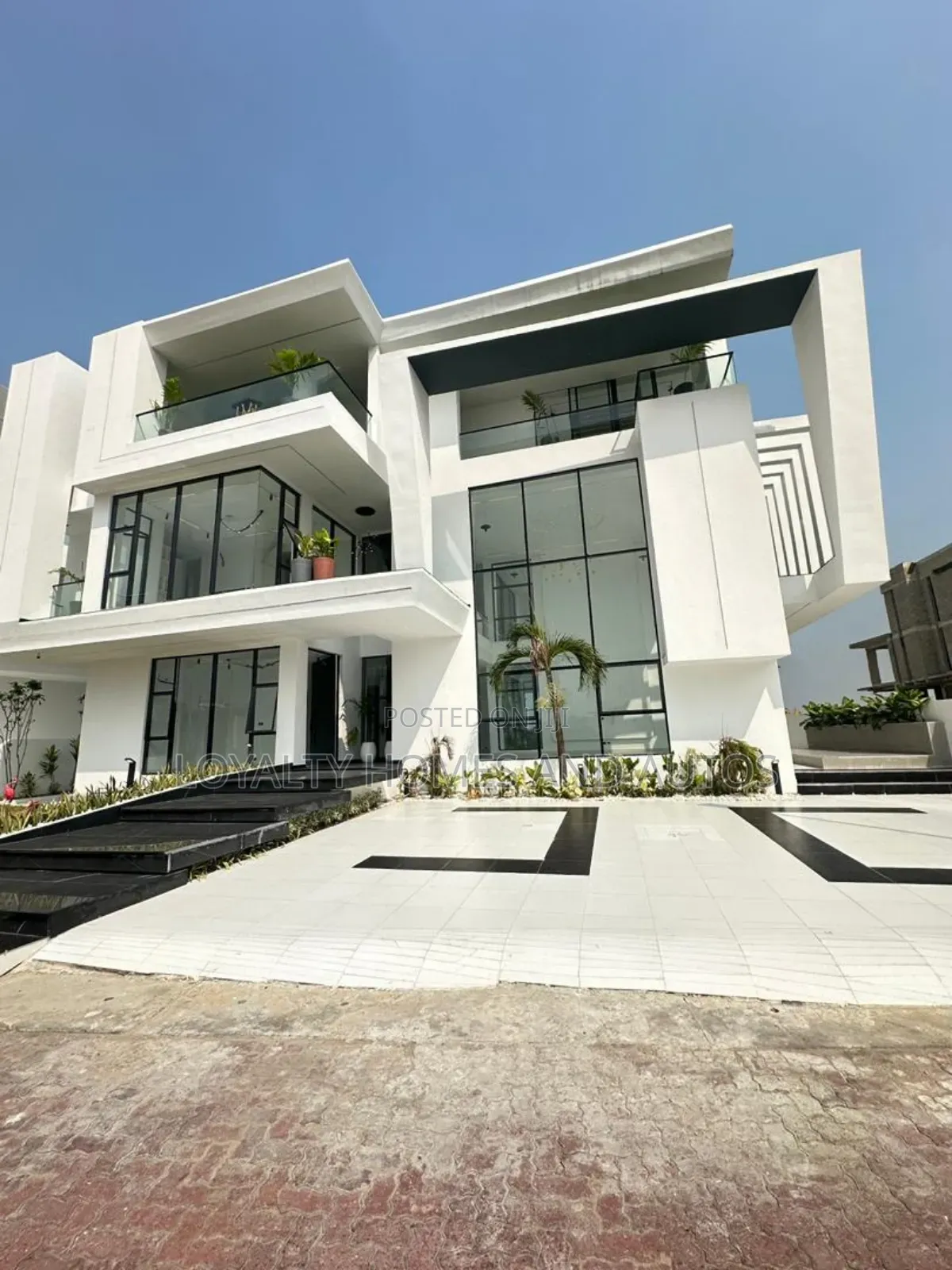 Furnished 5bdrm Duplex in Osapa london for sale in Osapa london