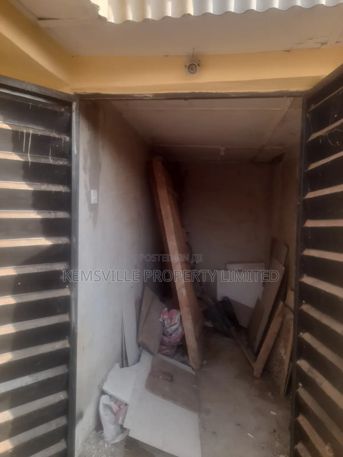 Shop for Rent at Kola Mao Junction in Alagbado