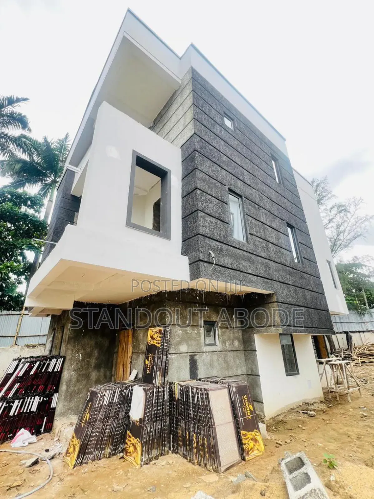 5bdrm Duplex in In An Estate, Omole Phase 2 for sale in Omole Phase 2