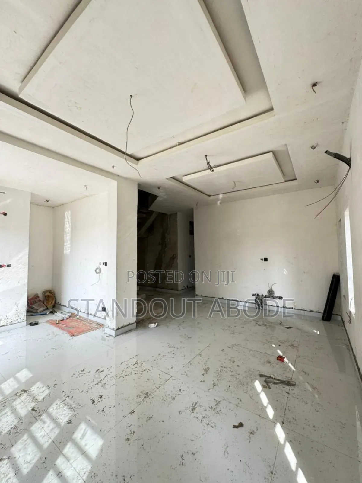 5bdrm Duplex in In A Secure Area, Surulere for sale in Surulere