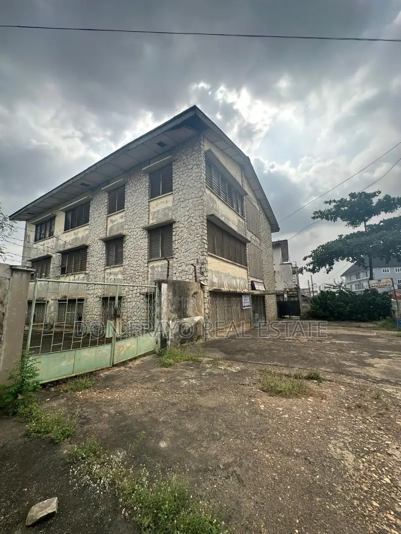 20bdrm House in Behind Ajimobimosque, Oke Ado for sale in Oke Ado