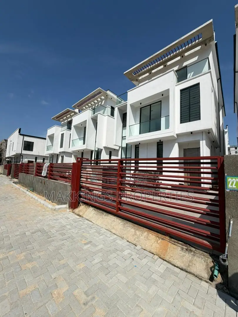 5bdrm Duplex in Chevron for sale in Chevron