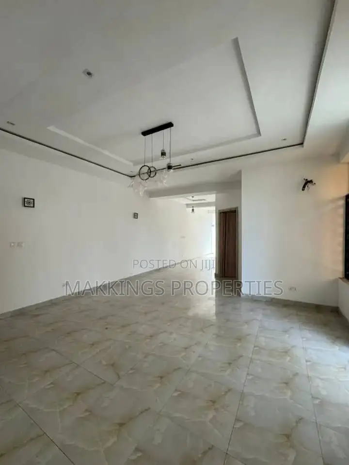 2bdrm Duplex in Chevron for sale in Chevron