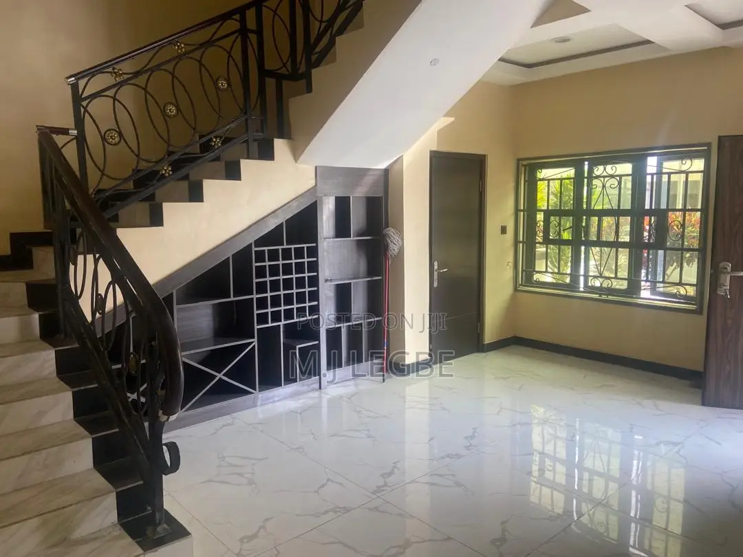 4bdrm Duplex in Walton Gate, Sangotedo for sale in Sangotedo