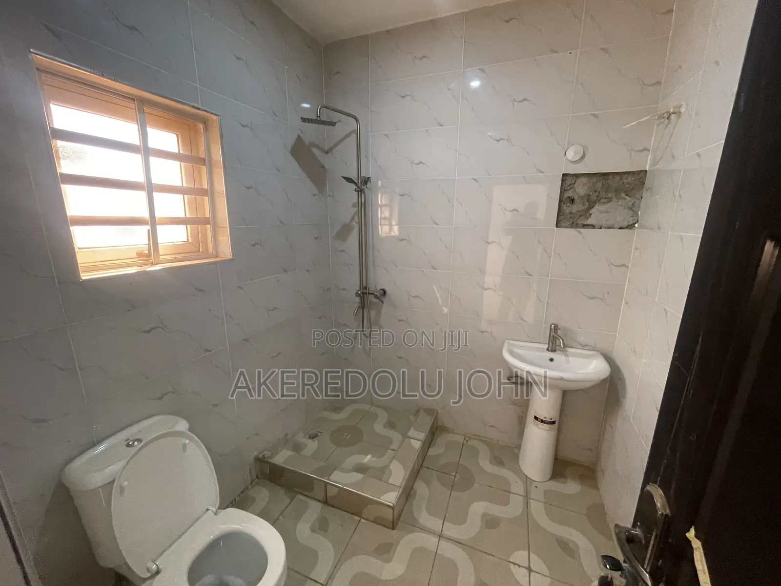 4bdrm Townhouse/Terrace in Apo Resettlement for sale in Apo Resettlement