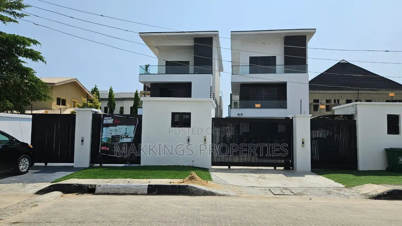 5bdrm Duplex in Chevron for sale in Chevron
