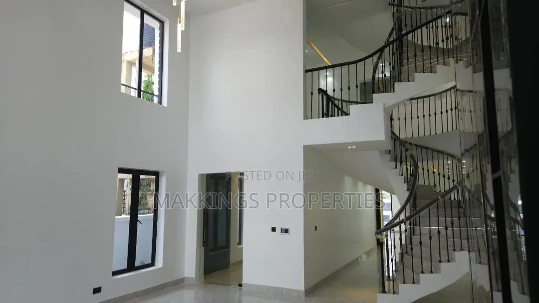 5bdrm Duplex in Chevron for sale in Chevron