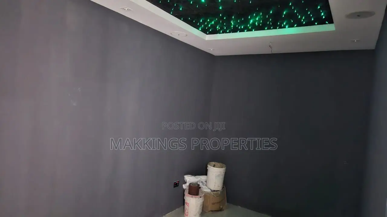 5bdrm Duplex in Chevron for sale in Chevron
