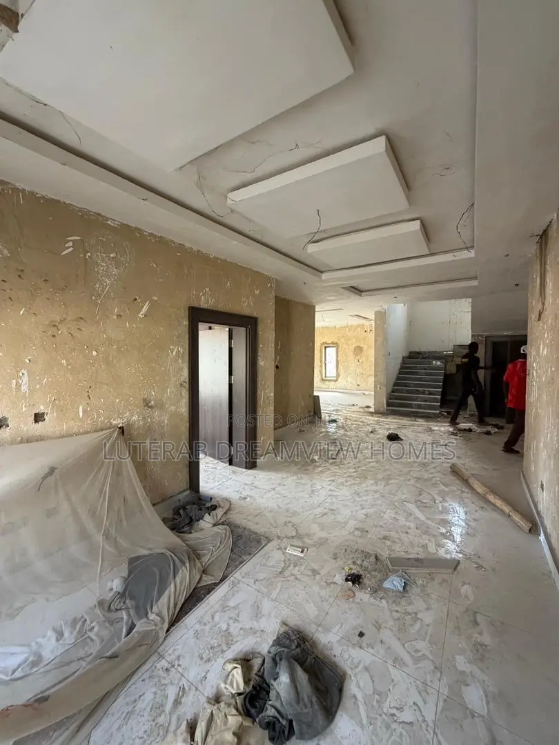 5bdrm Duplex in Durumi for sale in Durumi