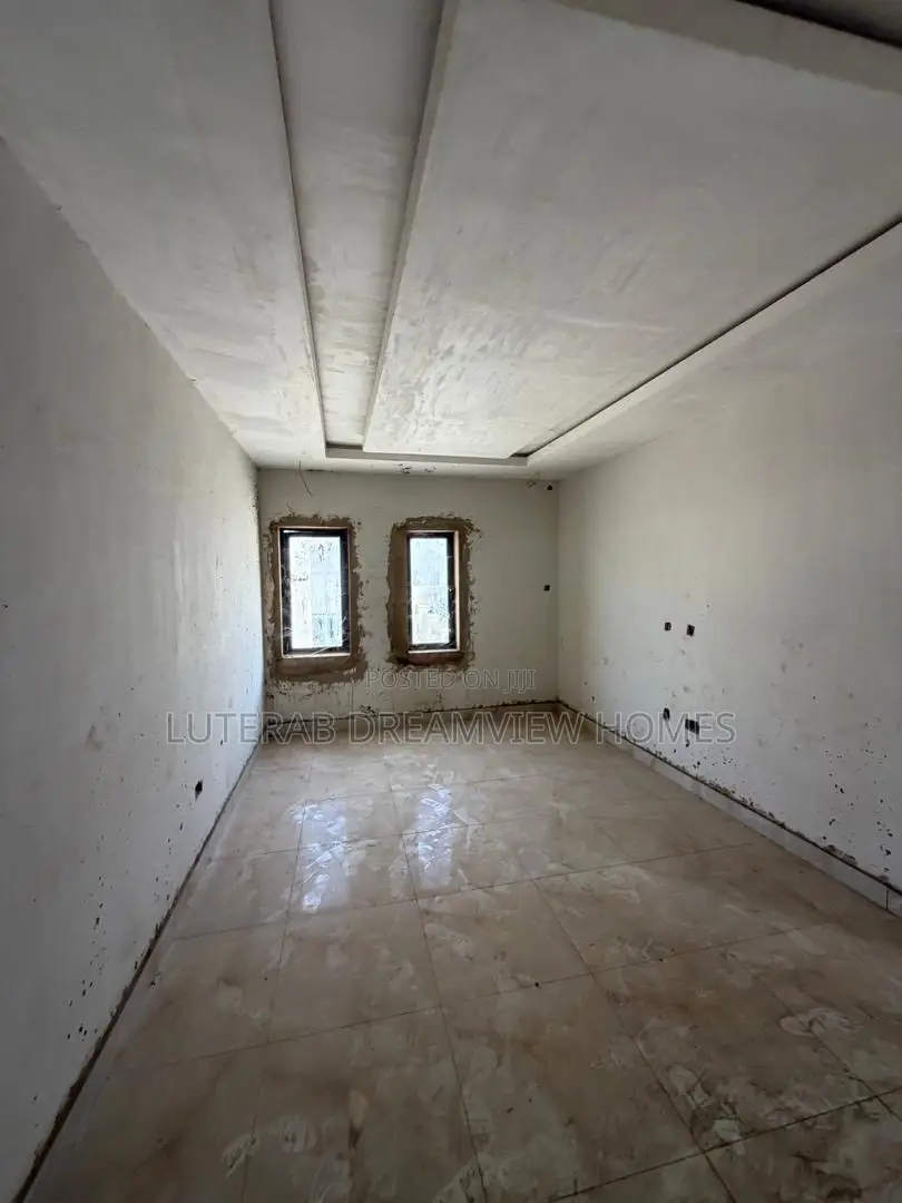 5bdrm Duplex in Durumi for sale in Durumi