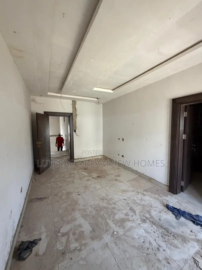 5bdrm Duplex in Durumi for sale in Durumi