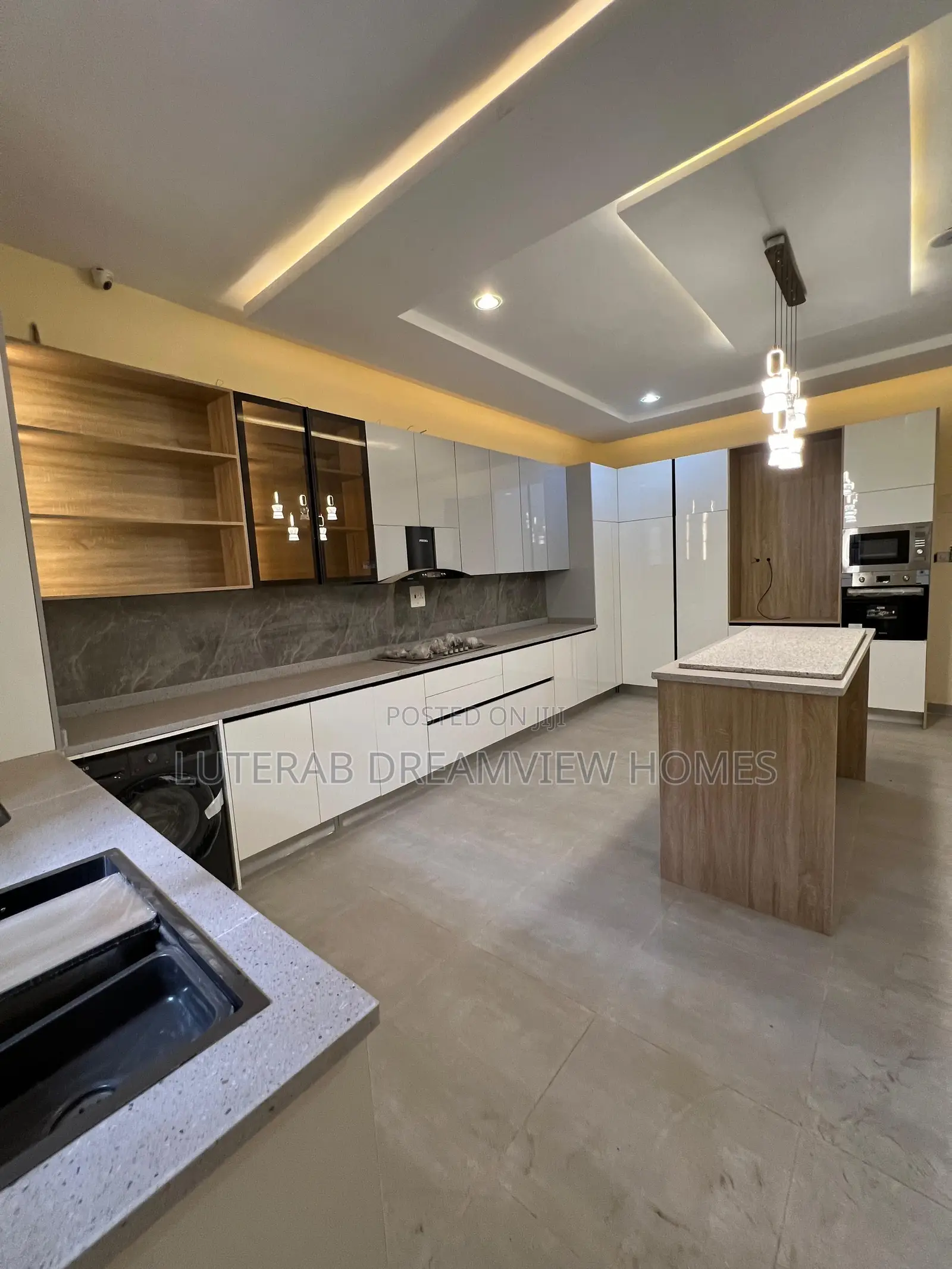 6bdrm Duplex in Utako for sale in Utako