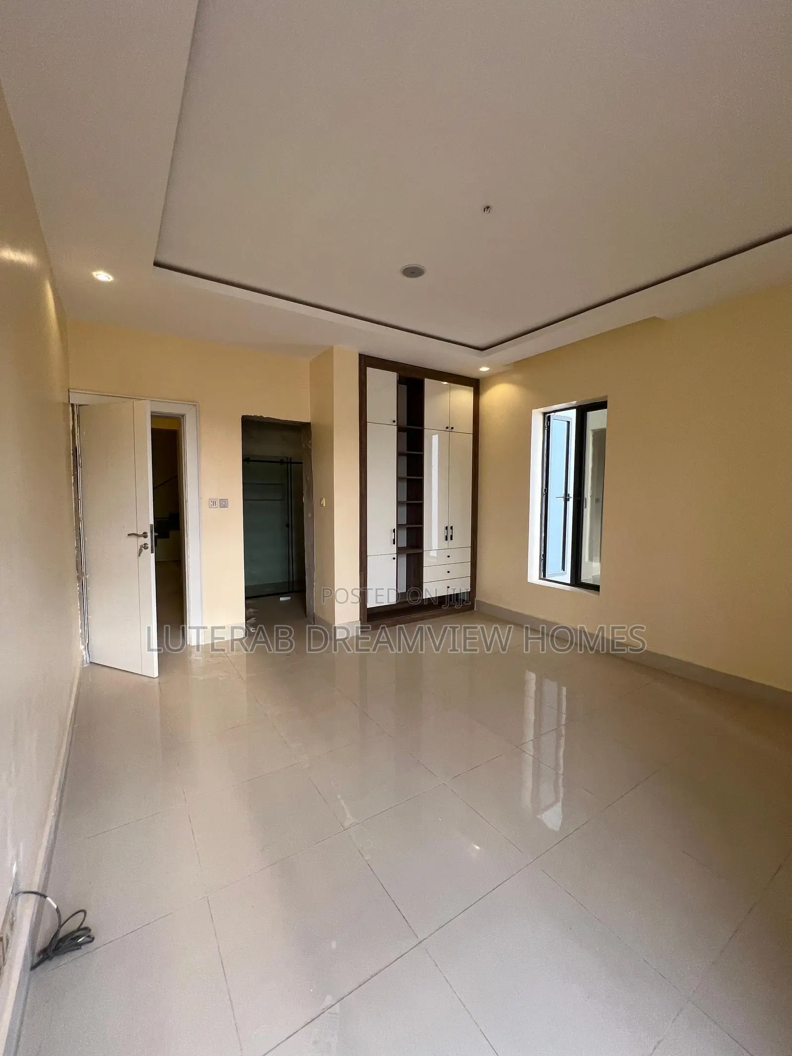 6bdrm Duplex in Utako for sale in Utako