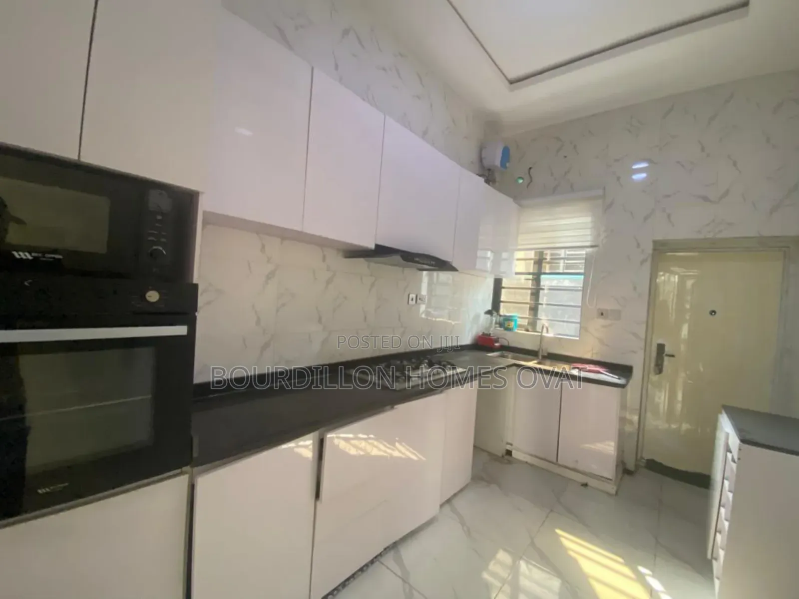 4bdrm Duplex in Ikota Villa Estate for rent in Ikota