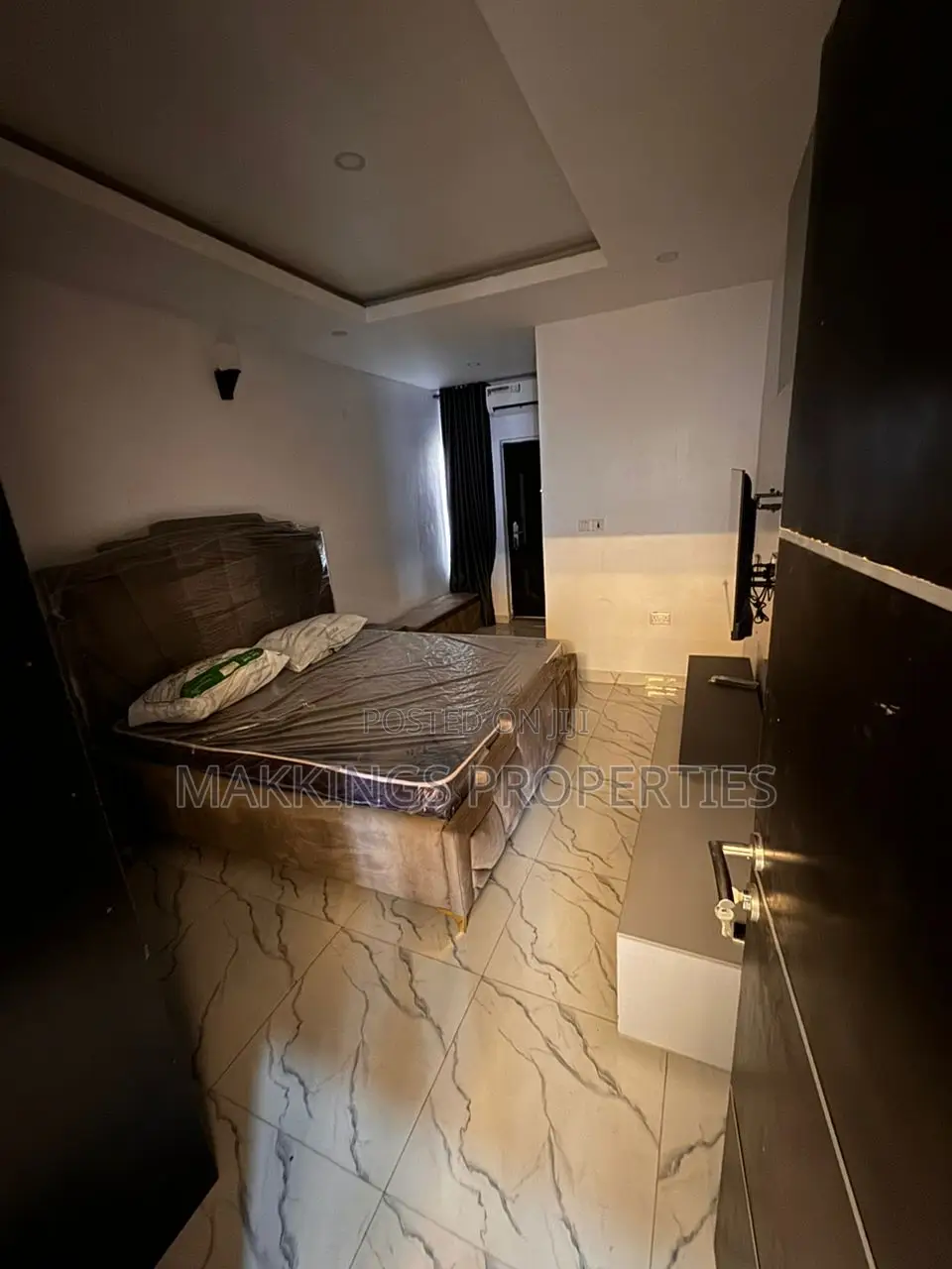 Furnished 5bdrm Duplex in Chevron for sale in Chevron
