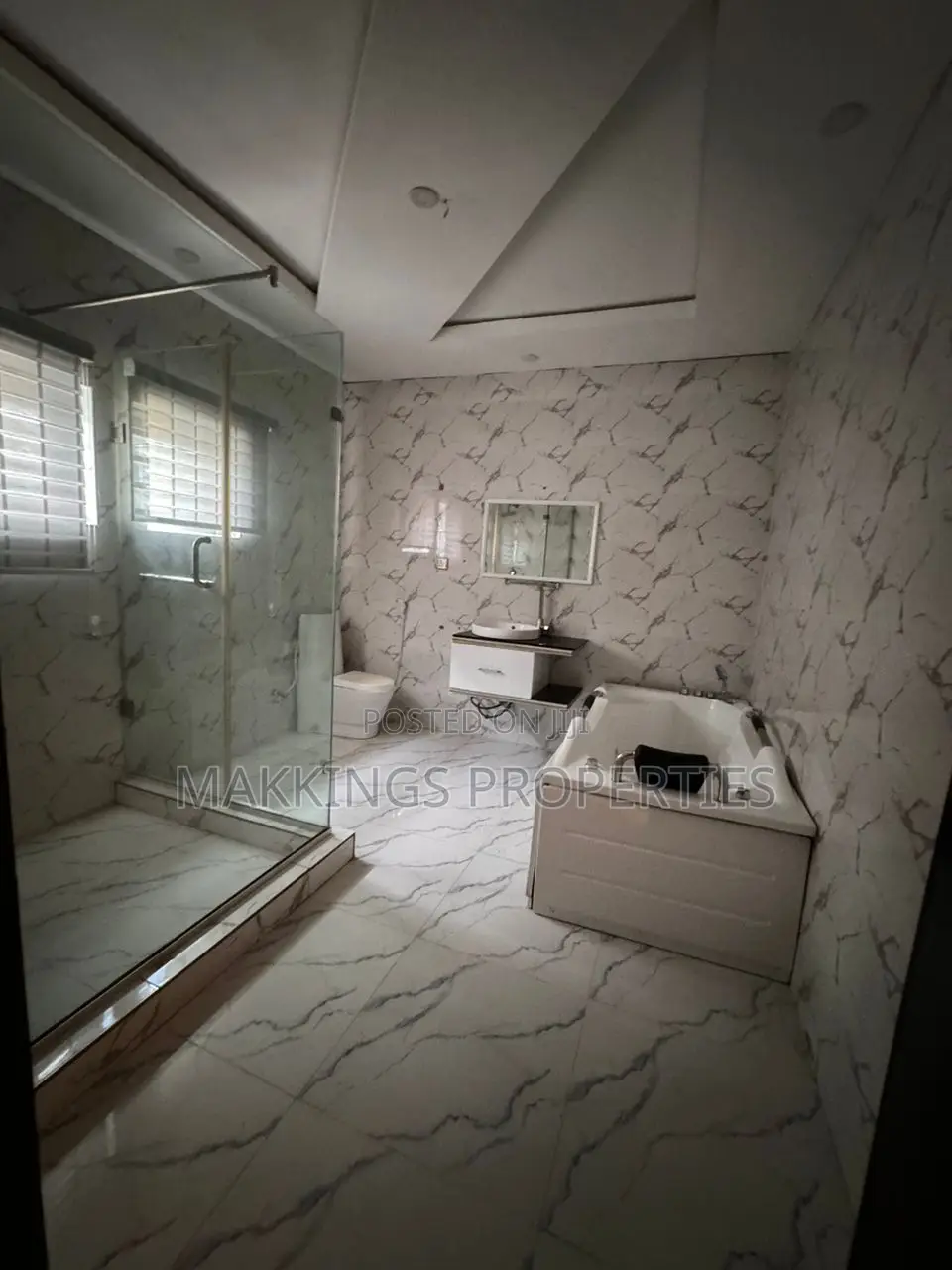 Furnished 5bdrm Duplex in Chevron for sale in Chevron
