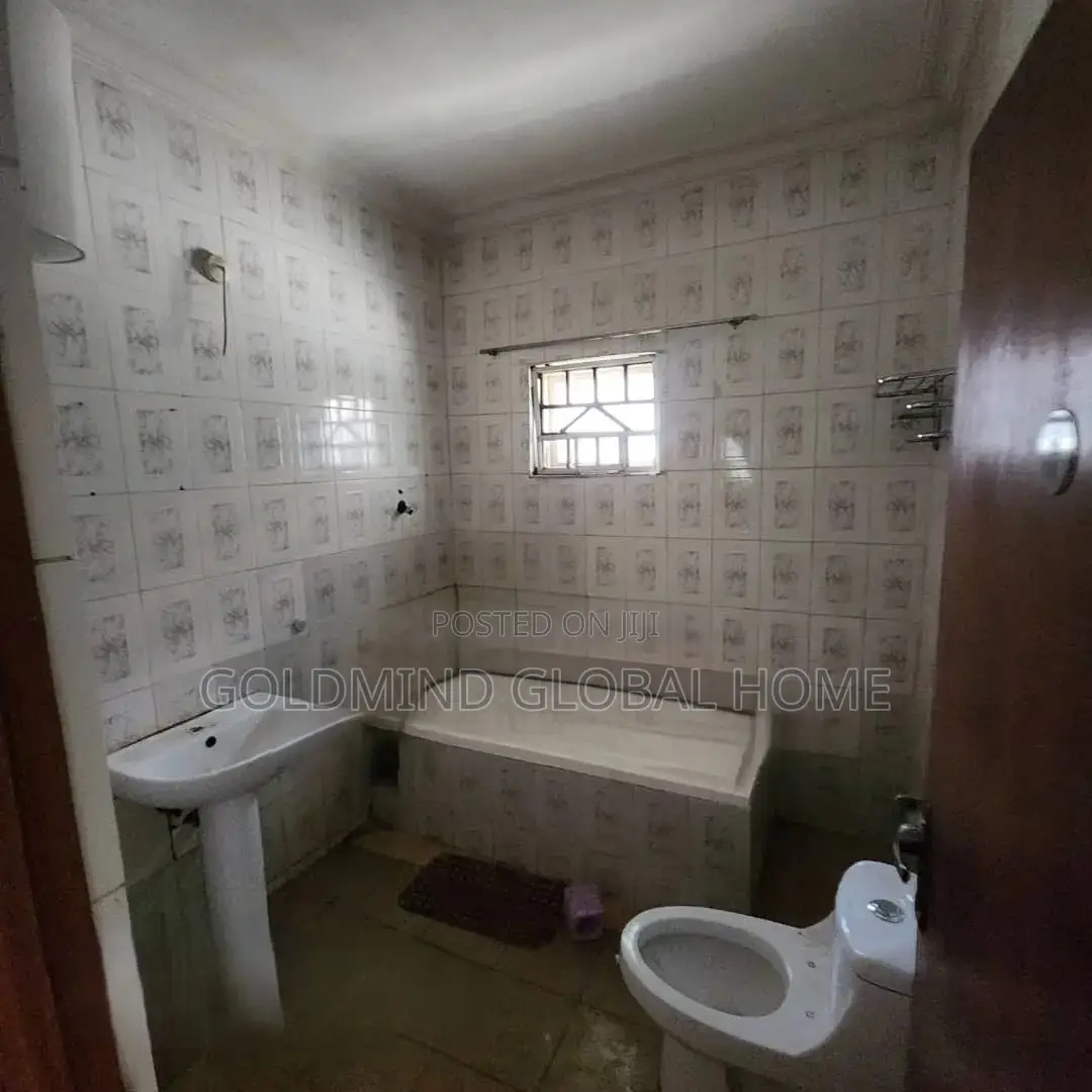 5bdrm Bungalow in Mbora for sale in Mbora