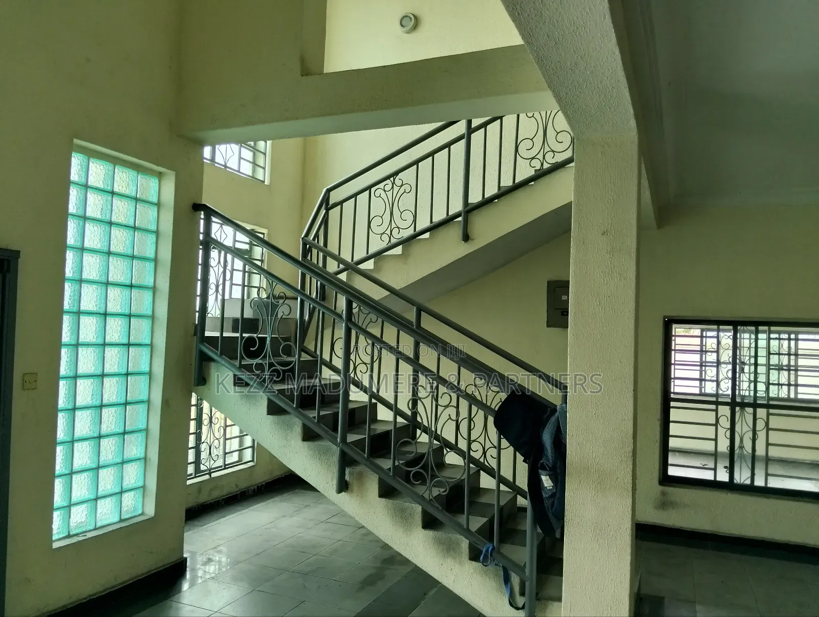 To Let: A Storey Building With Mini Office Halls in Port-Harcourt