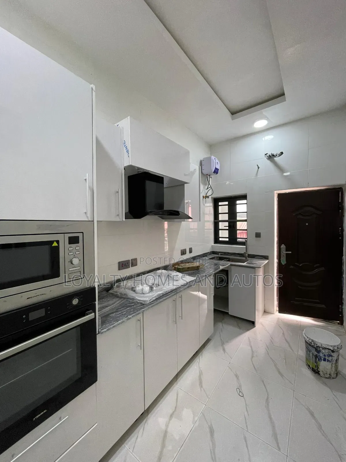 Furnished 2bdrm Apartment in Igbo-efon for sale in Igbo-efon