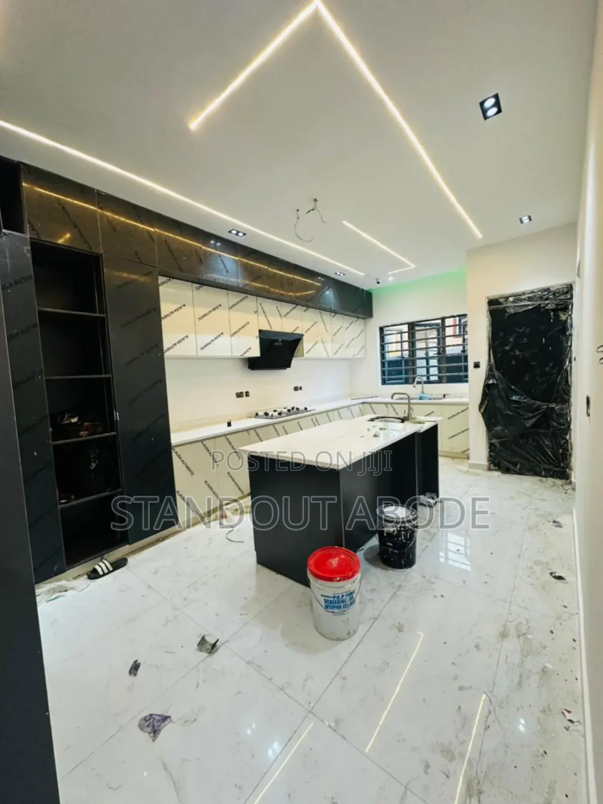 5bdrm Duplex in In A Secure Estate, GRA Phase 1 for sale in GRA Phase 1